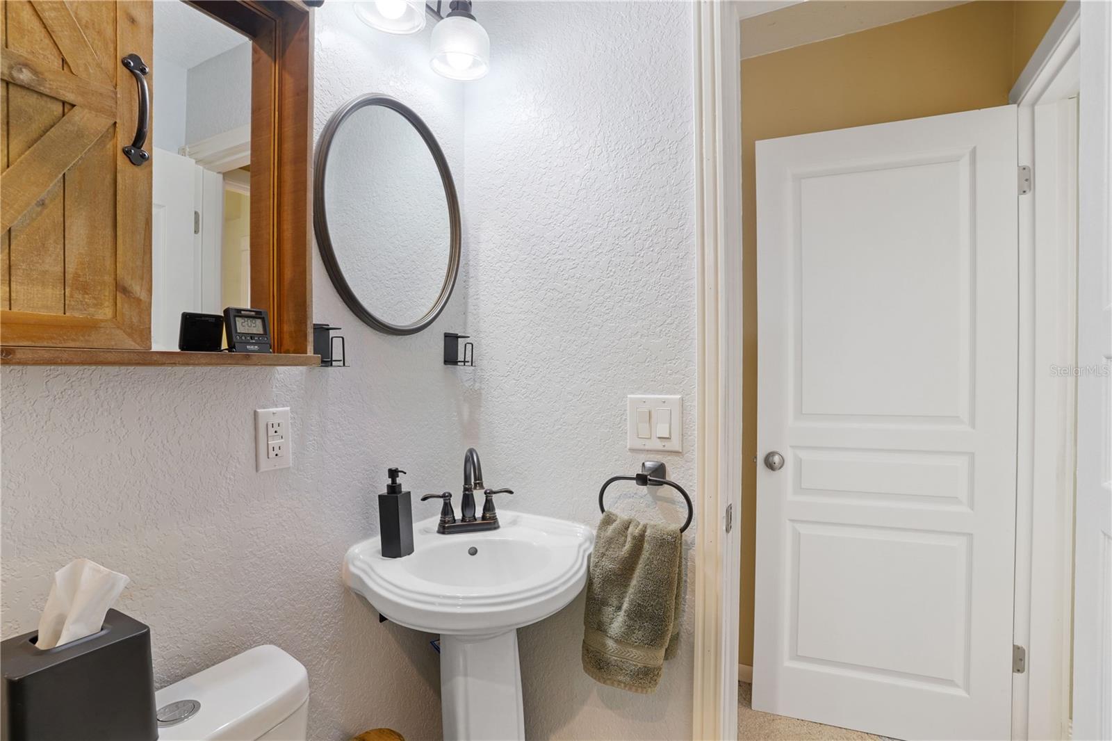 Image 16 of 46 For 1090 Braddock Road