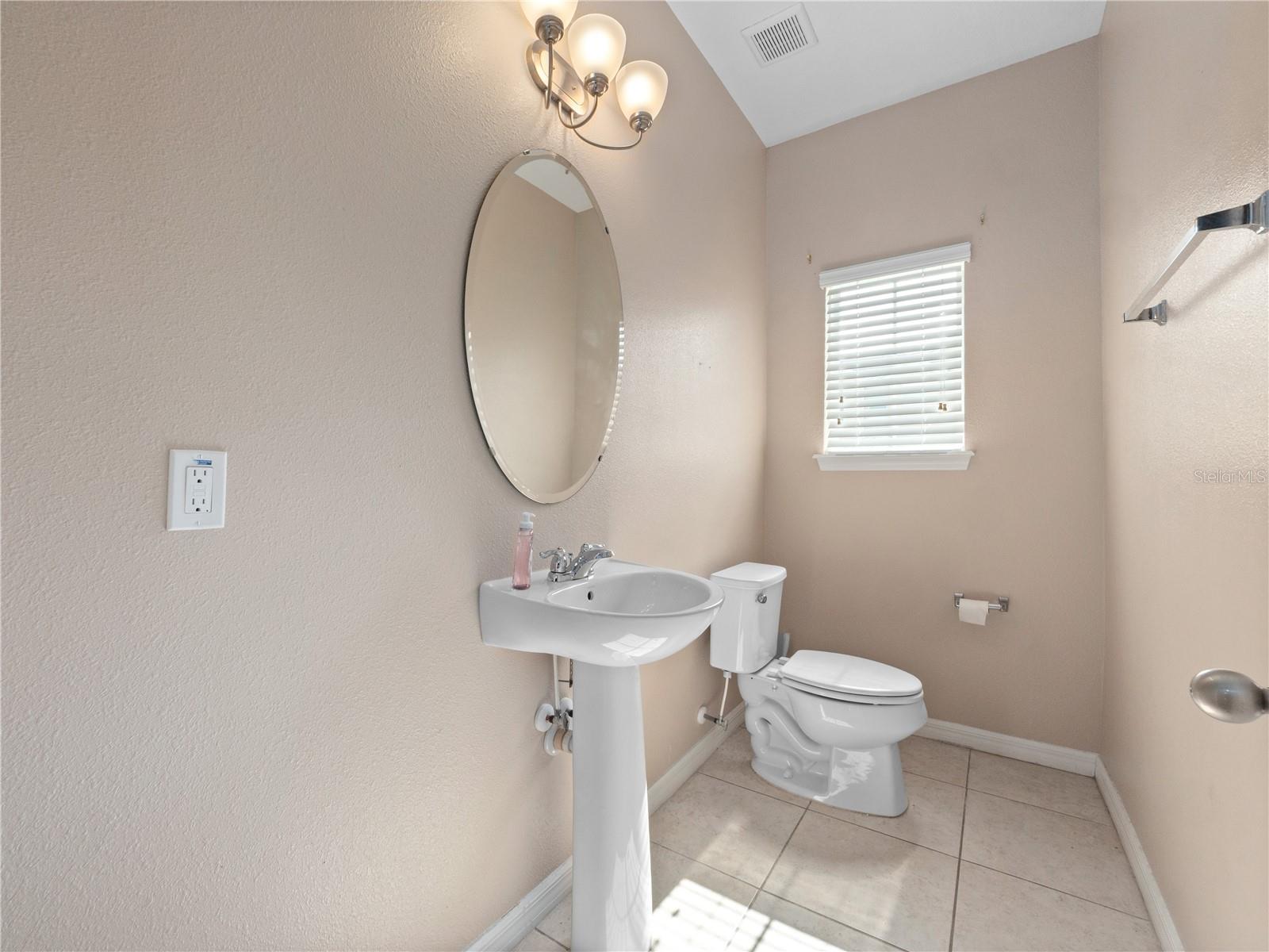Image 5 of 36 For 1610 Mohegan Boulevard