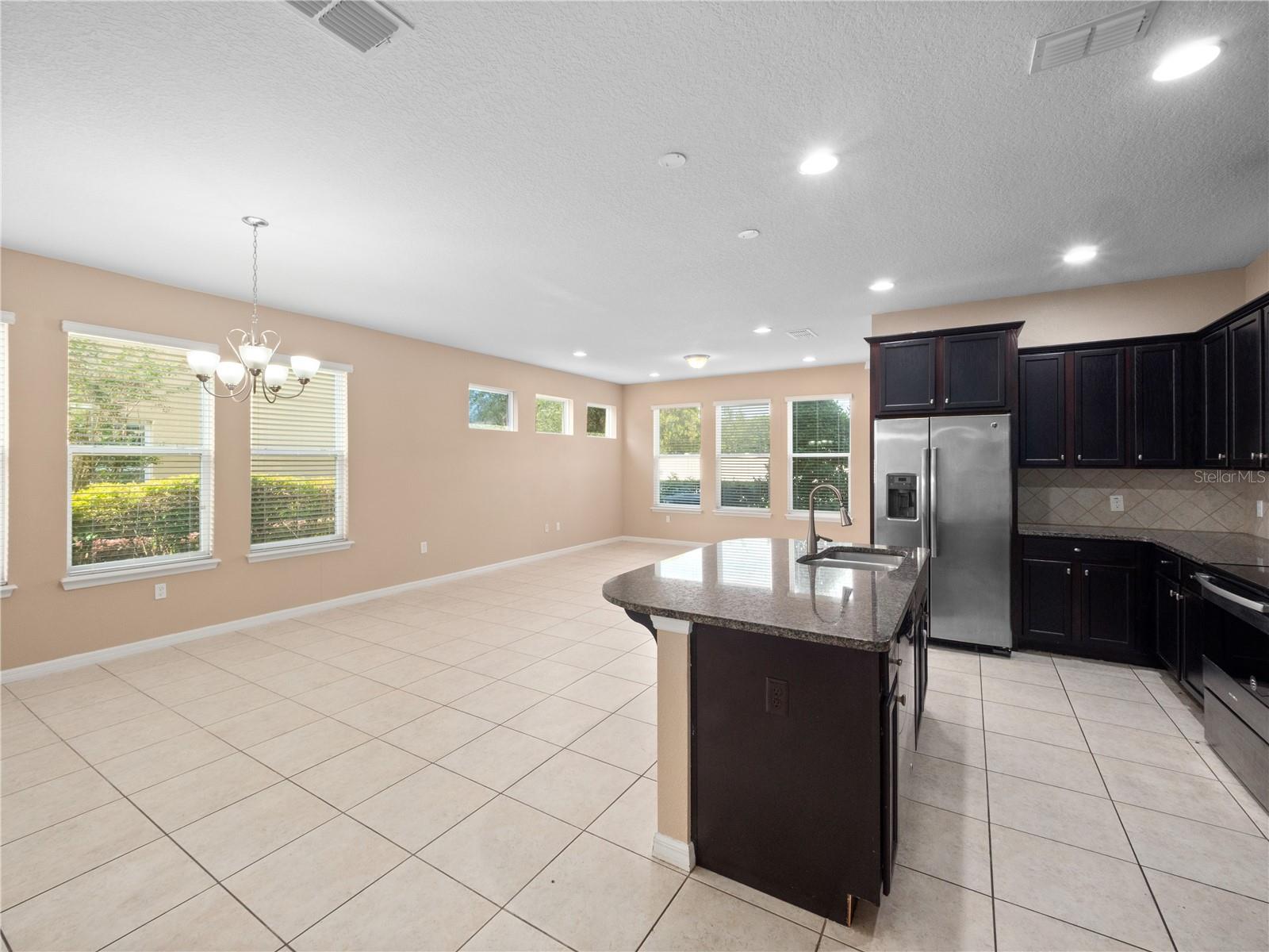 Image 8 of 36 For 1610 Mohegan Boulevard