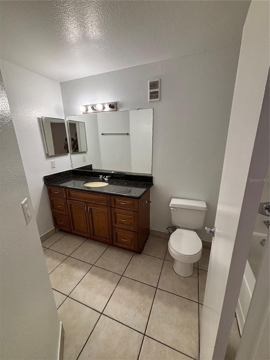 Image 11 of 20 For 4720 Walden Circle 1418