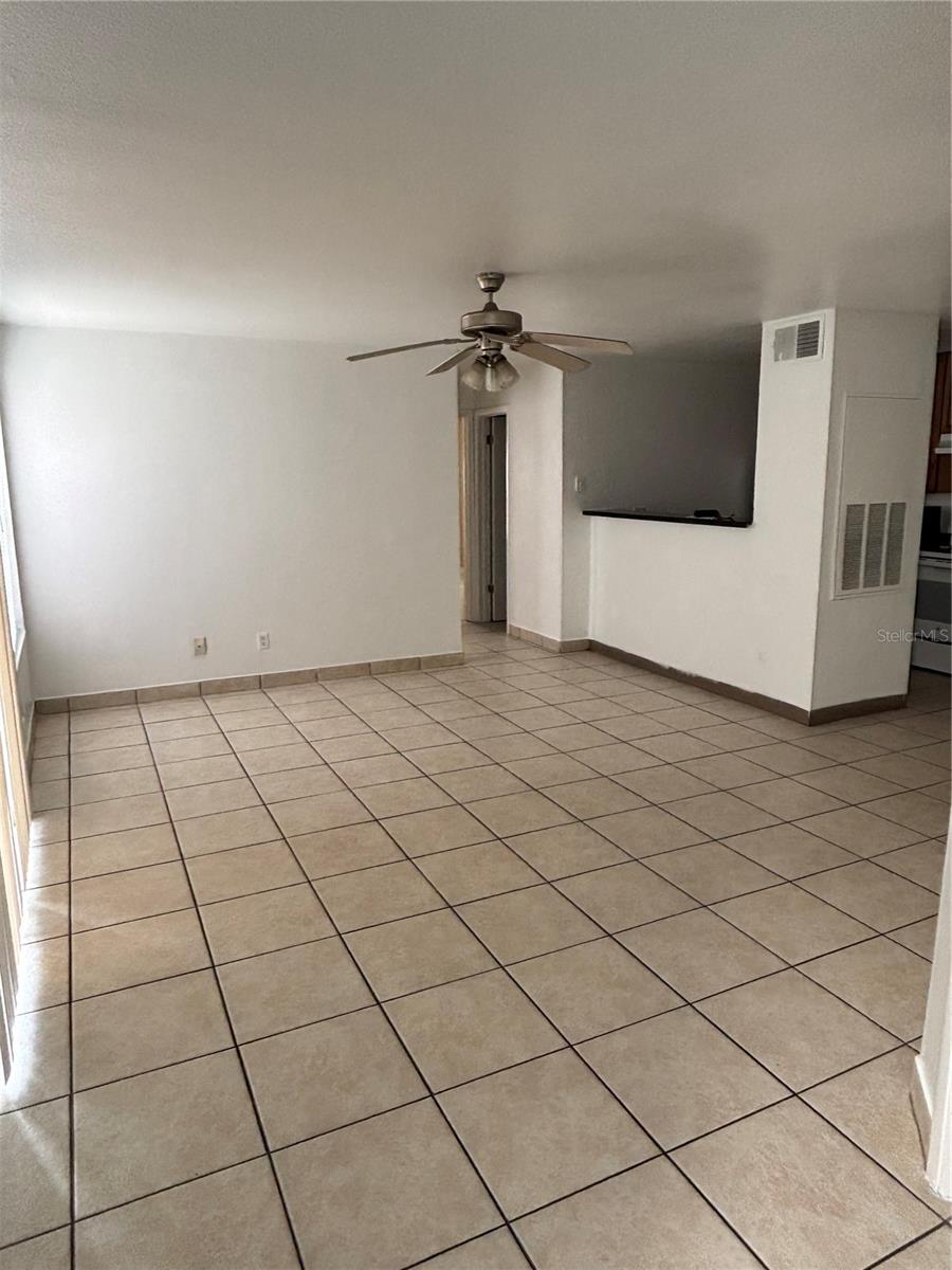 Image 4 of 20 For 4720 Walden Circle 1418
