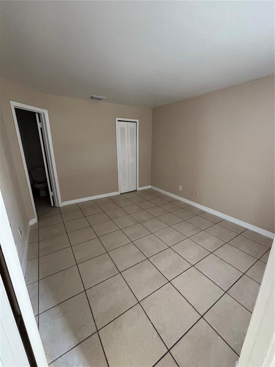Image 9 of 20 For 4720 Walden Circle 1418