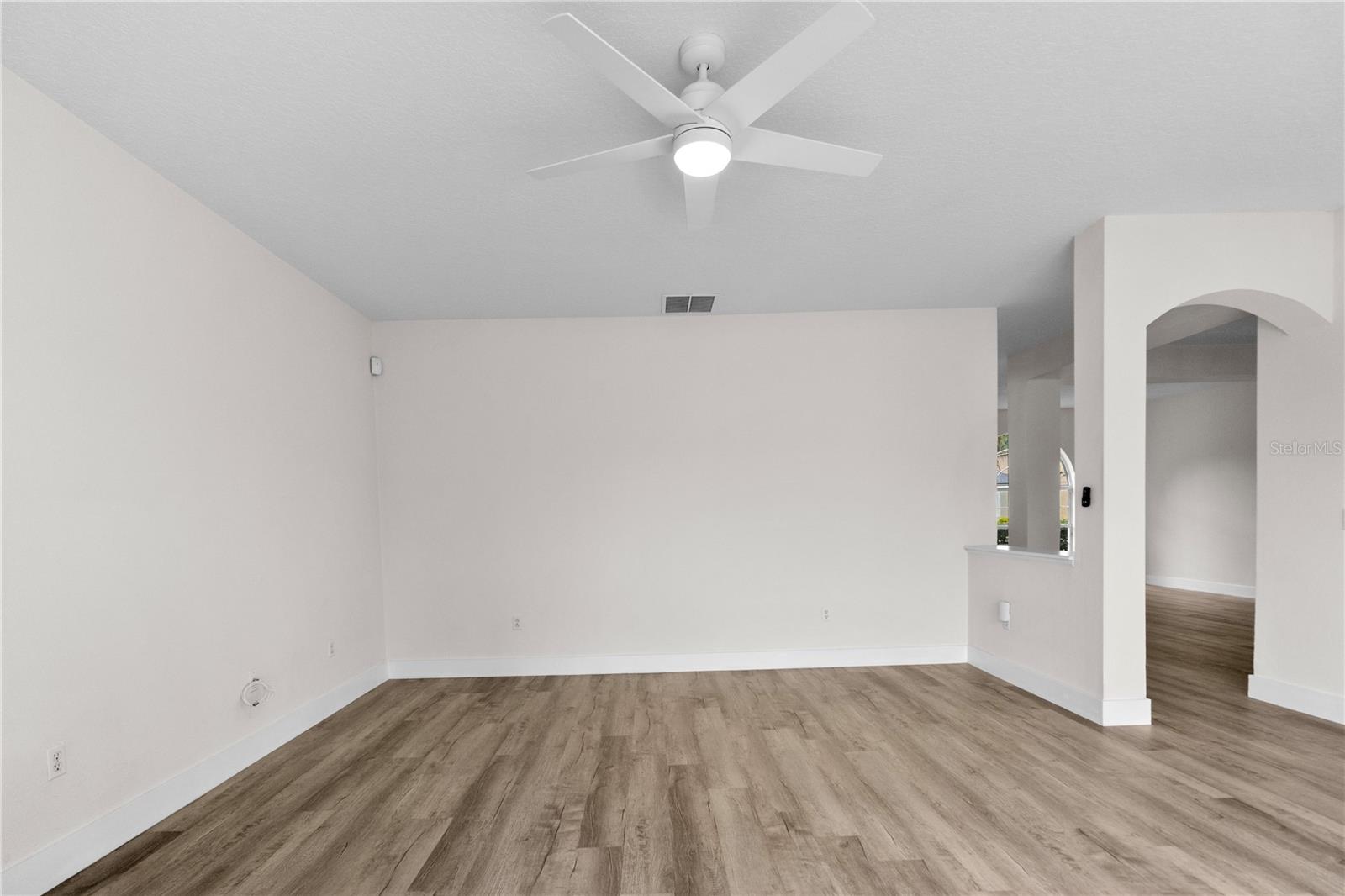 Image 12 of 41 For 12917 Grovehurst Avenue