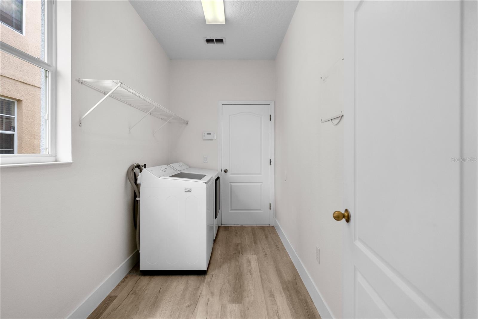 Image 15 of 41 For 12917 Grovehurst Avenue