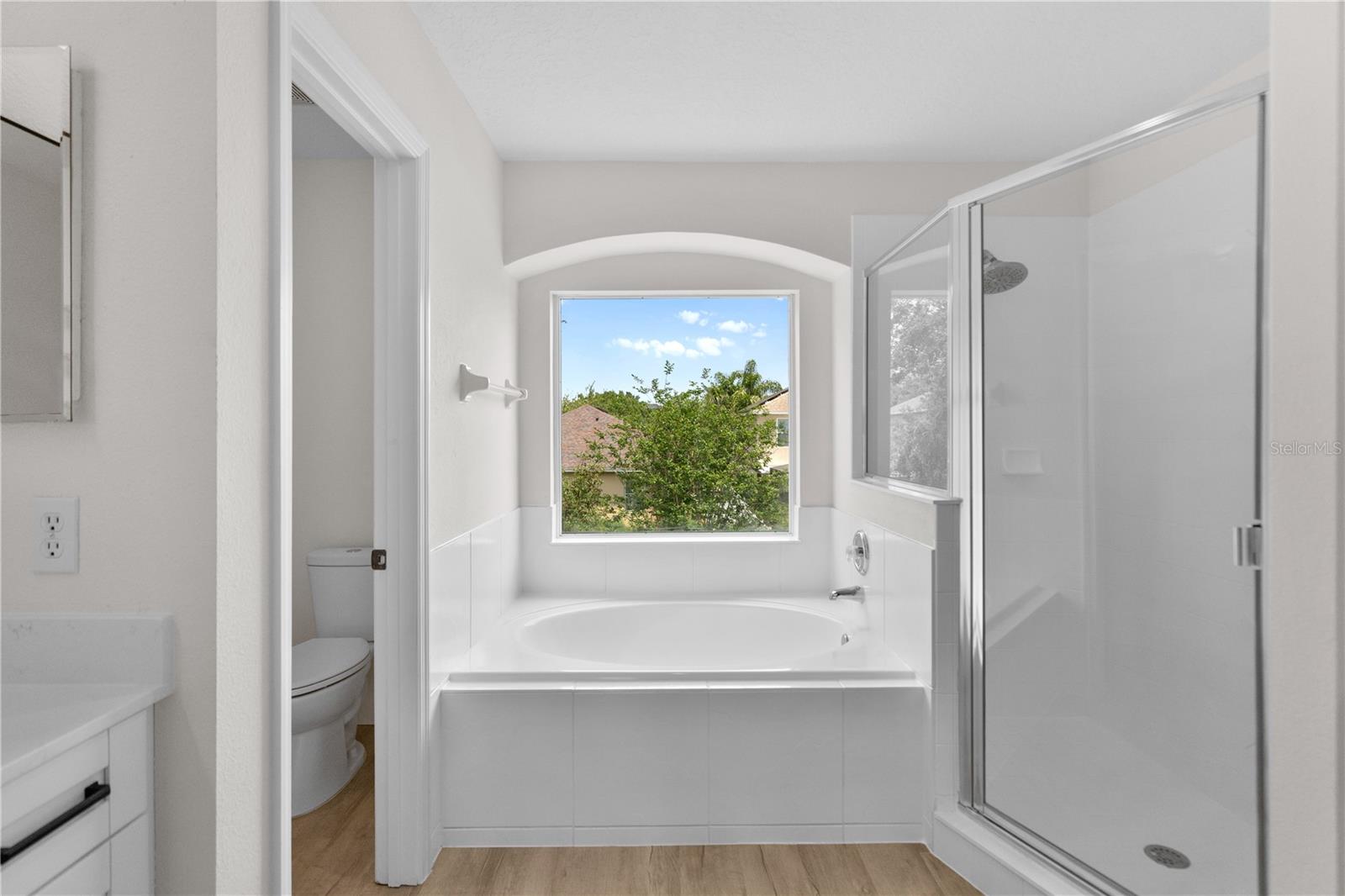 Image 20 of 41 For 12917 Grovehurst Avenue