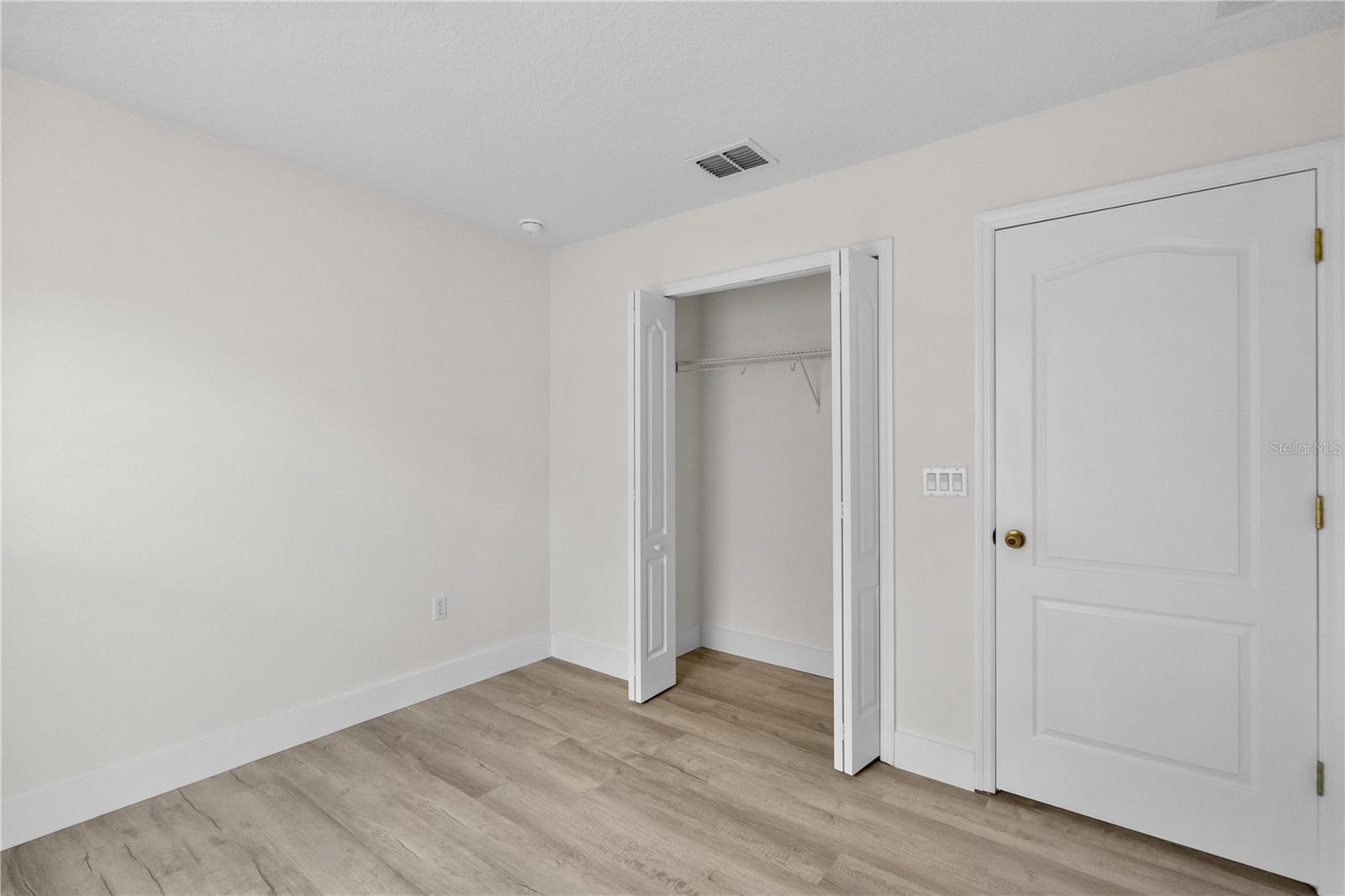 Image 24 of 41 For 12917 Grovehurst Avenue