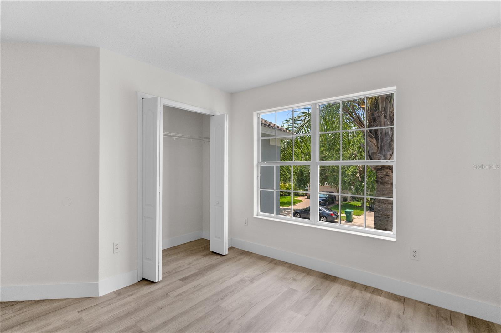 Image 26 of 41 For 12917 Grovehurst Avenue