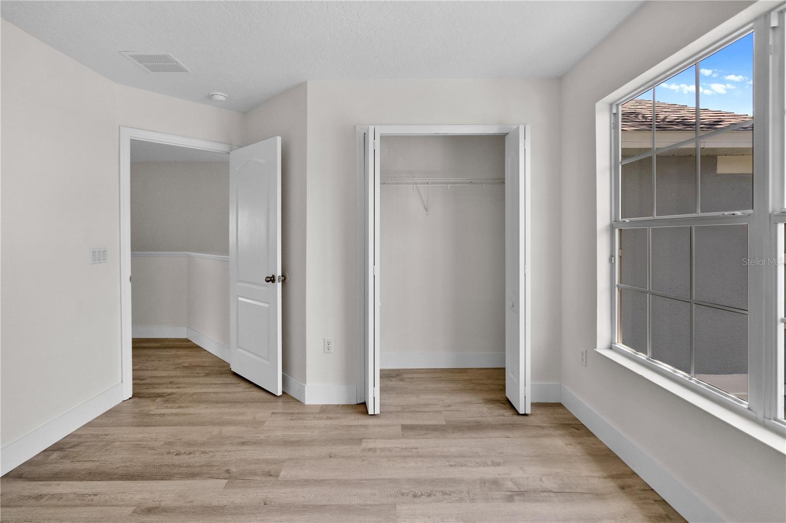 Image 27 of 41 For 12917 Grovehurst Avenue