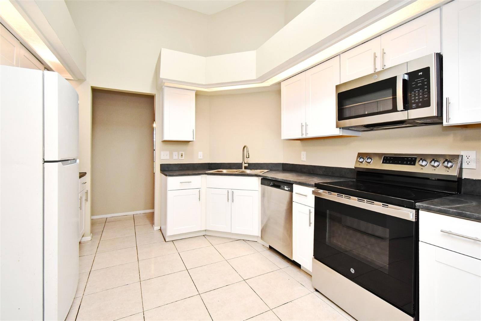 Image 13 of 25 For 984 Dinero Drive