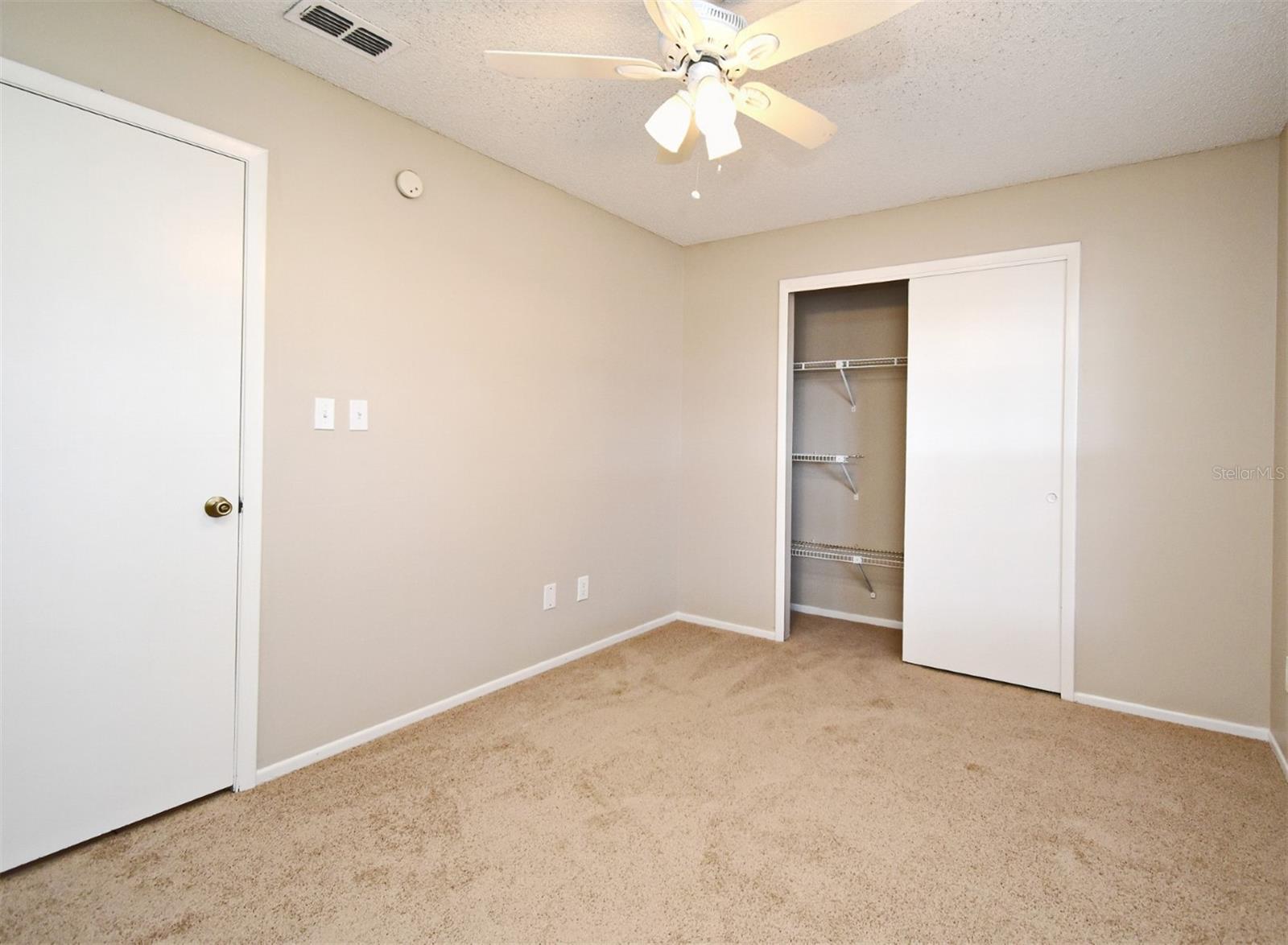 Image 15 of 25 For 984 Dinero Drive