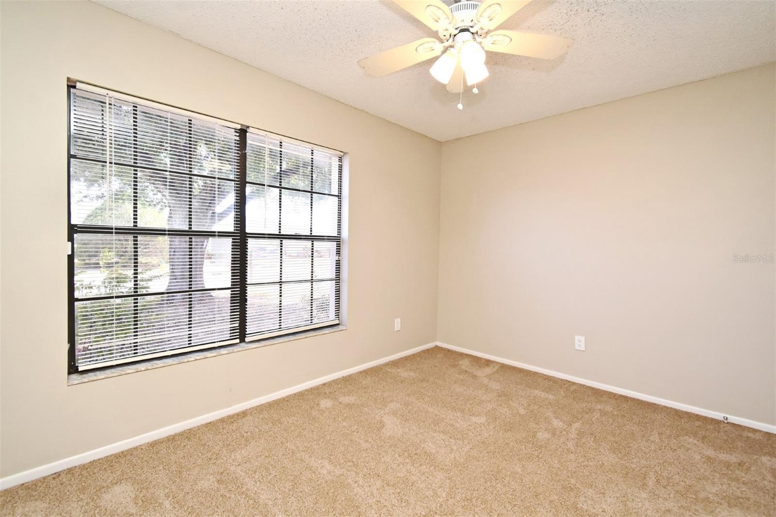 Image 16 of 25 For 984 Dinero Drive