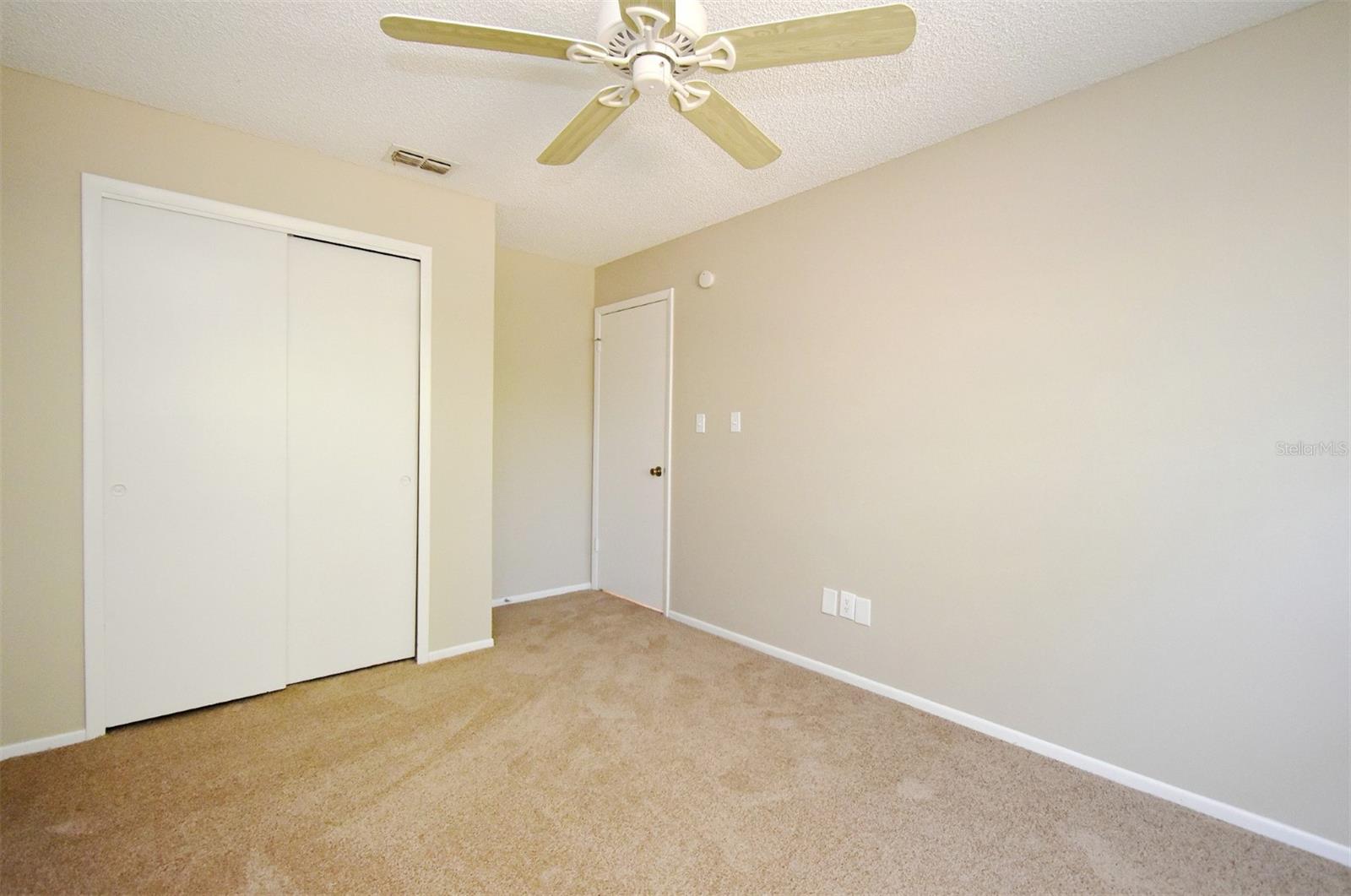 Image 19 of 25 For 984 Dinero Drive