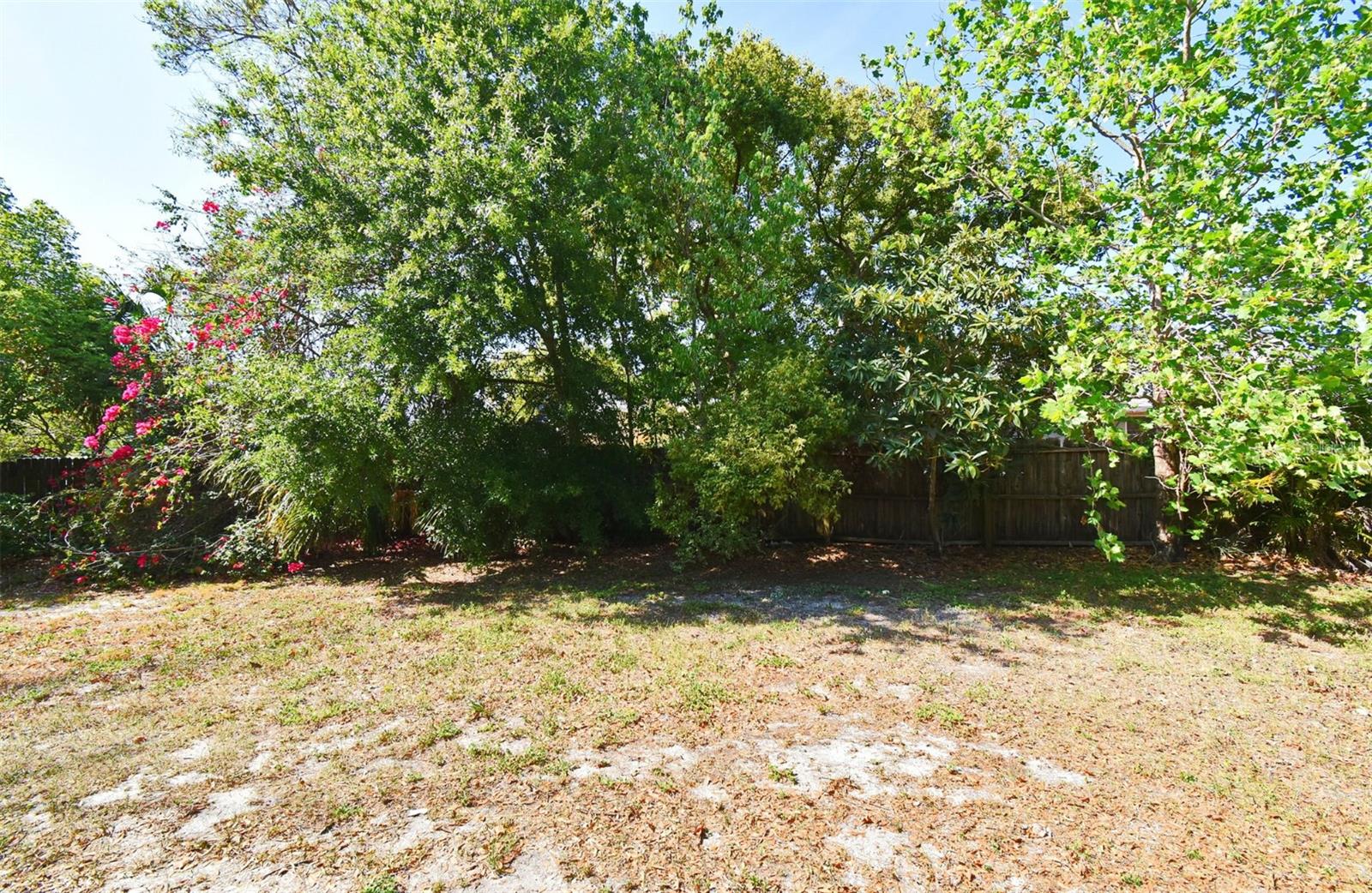 Image 24 of 25 For 984 Dinero Drive
