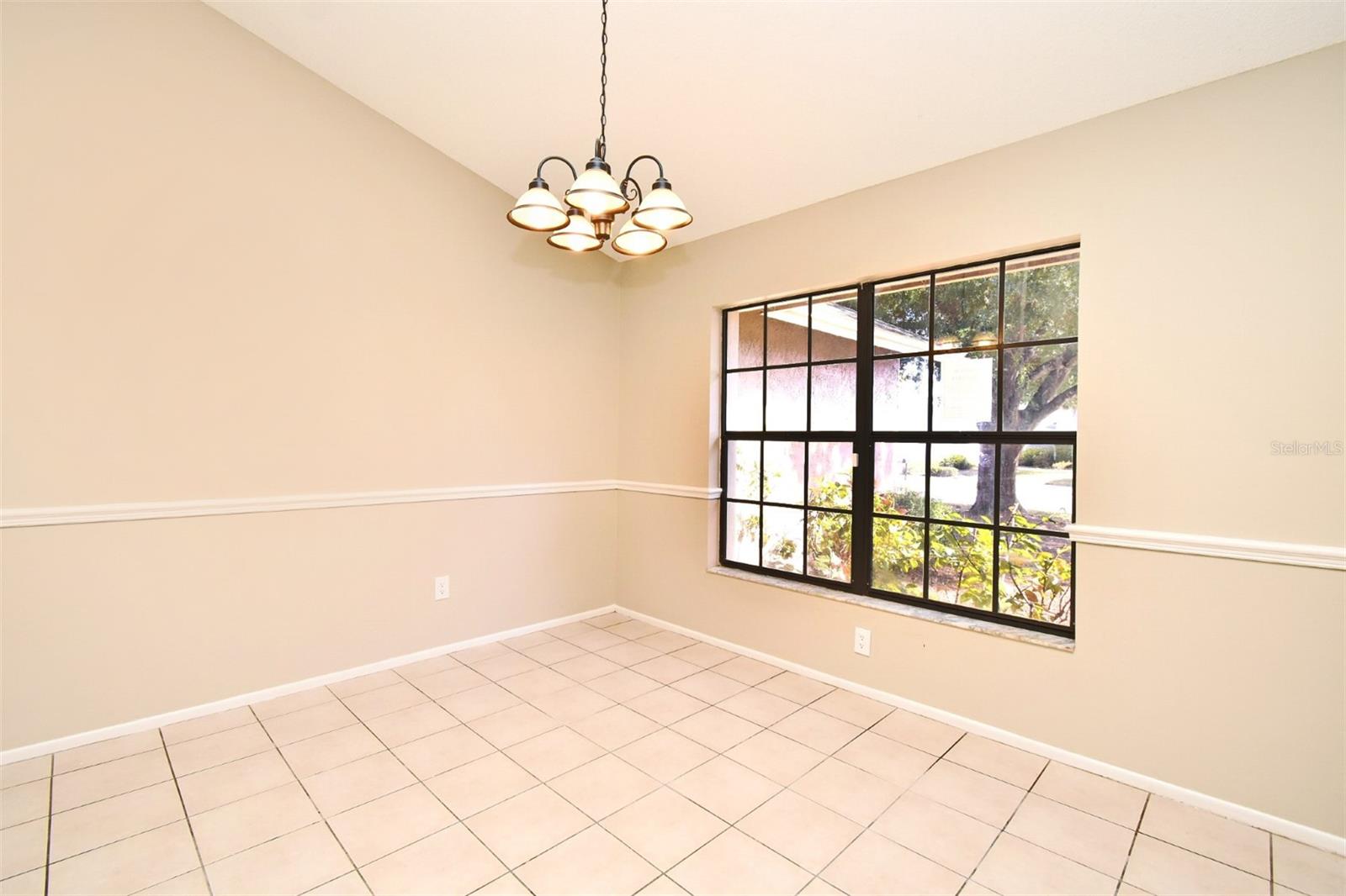 Image 4 of 25 For 984 Dinero Drive