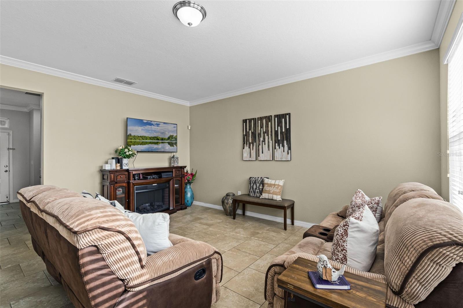 Image 4 of 37 For 1553 Caterpillar Street