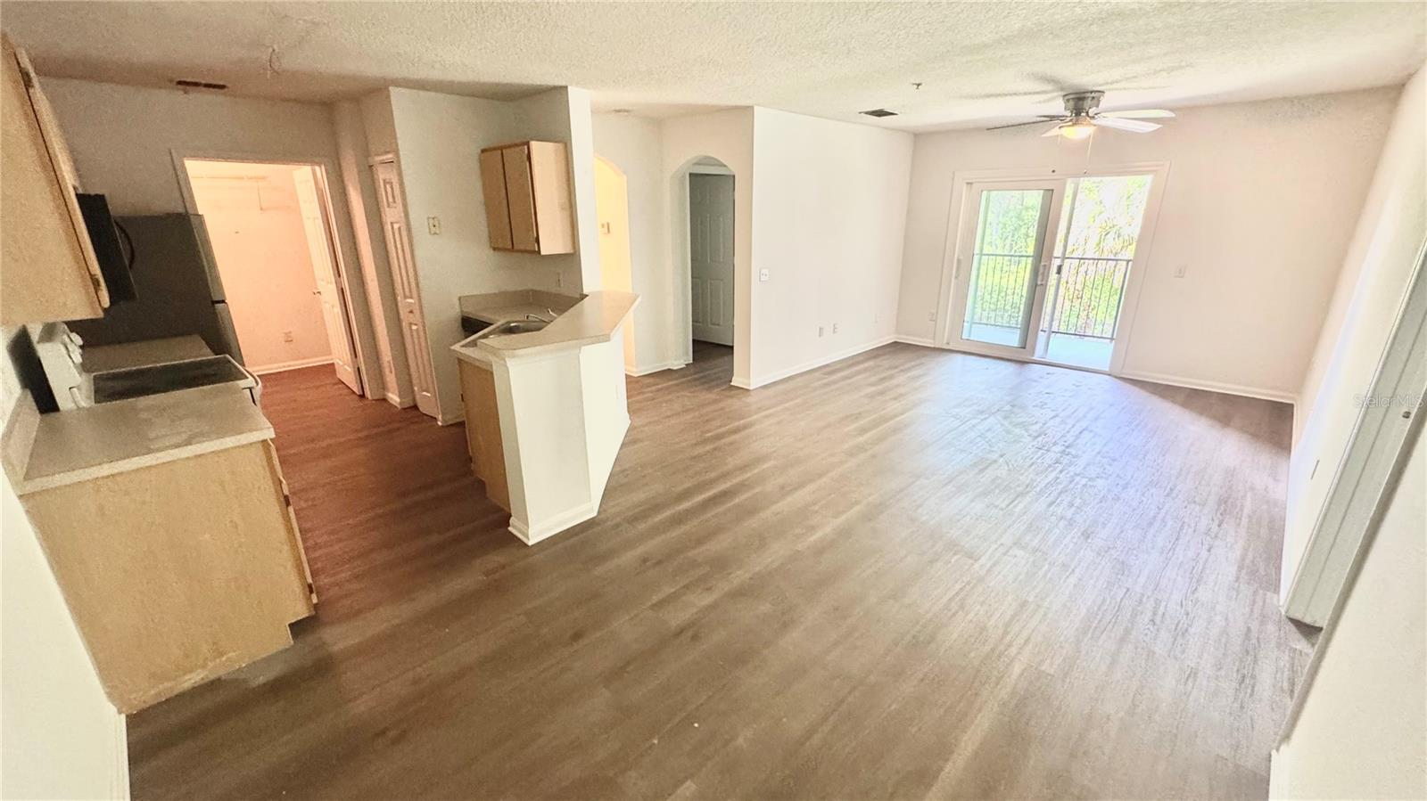 Image 10 of 13 For 6530 Swissco Drive 1126