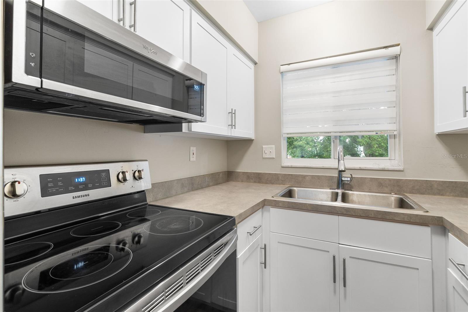 Image 7 of 21 For 1140 Orlando Avenue E11