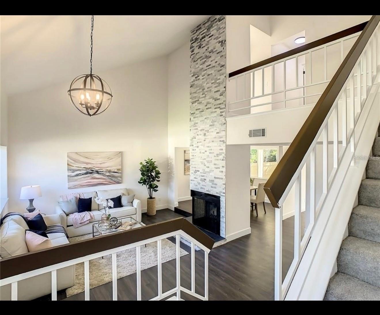 Listing photo id 8 for 401 Woodview Drive