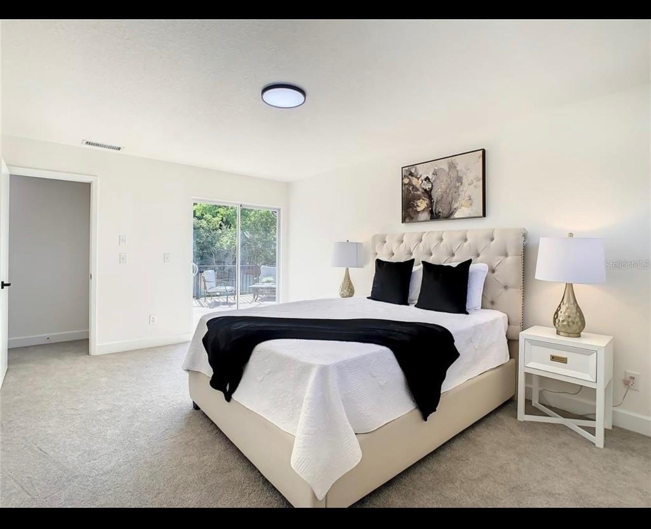 Listing photo id 10 for 401 Woodview Drive
