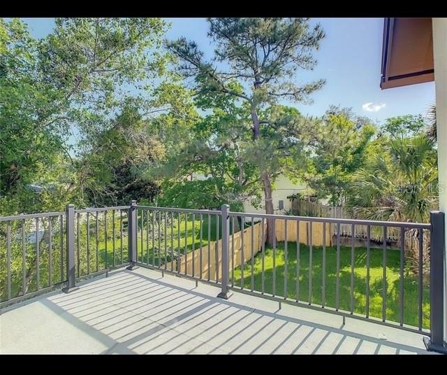Listing photo id 17 for 401 Woodview Drive