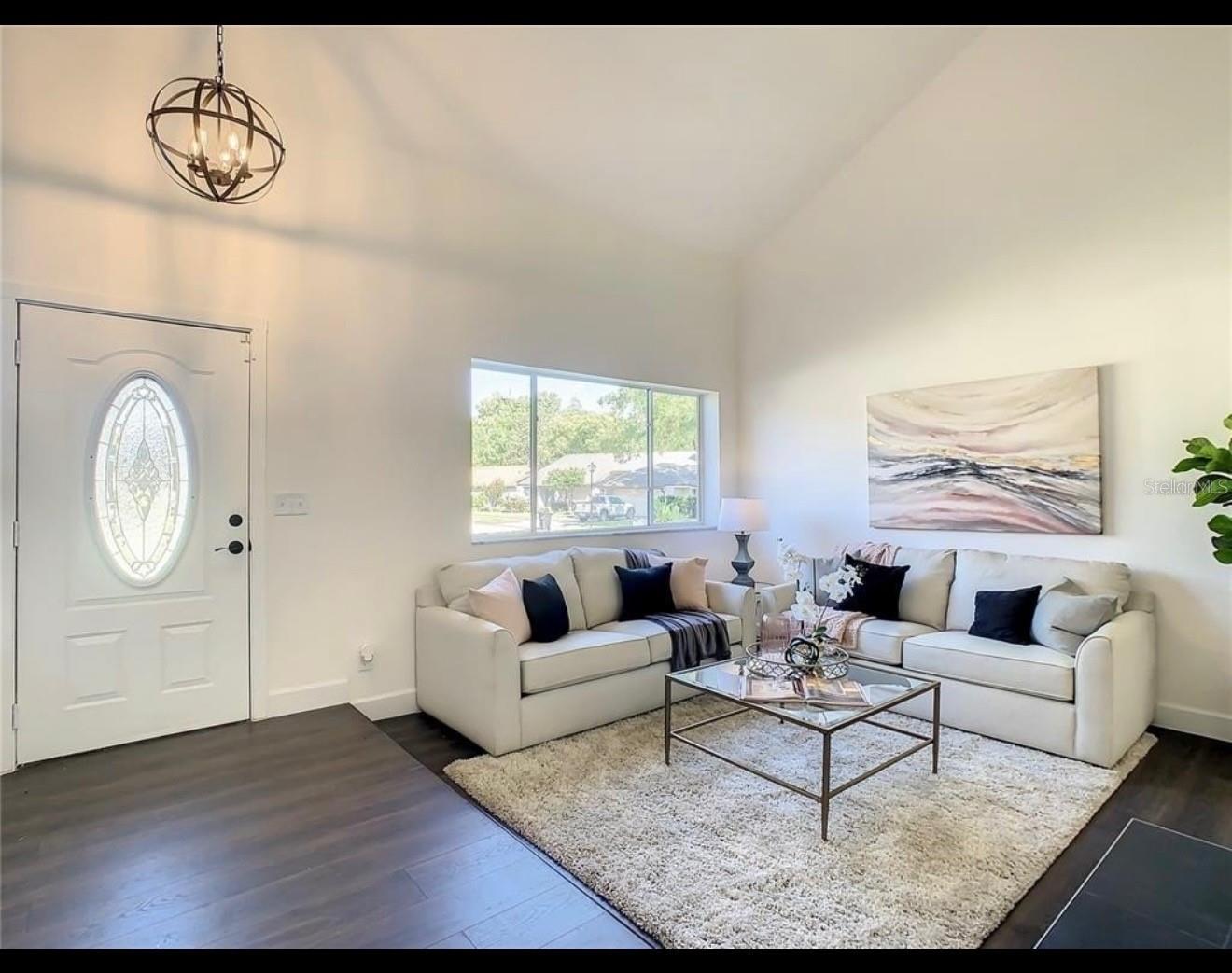 Listing photo id 0 for 401 Woodview Drive