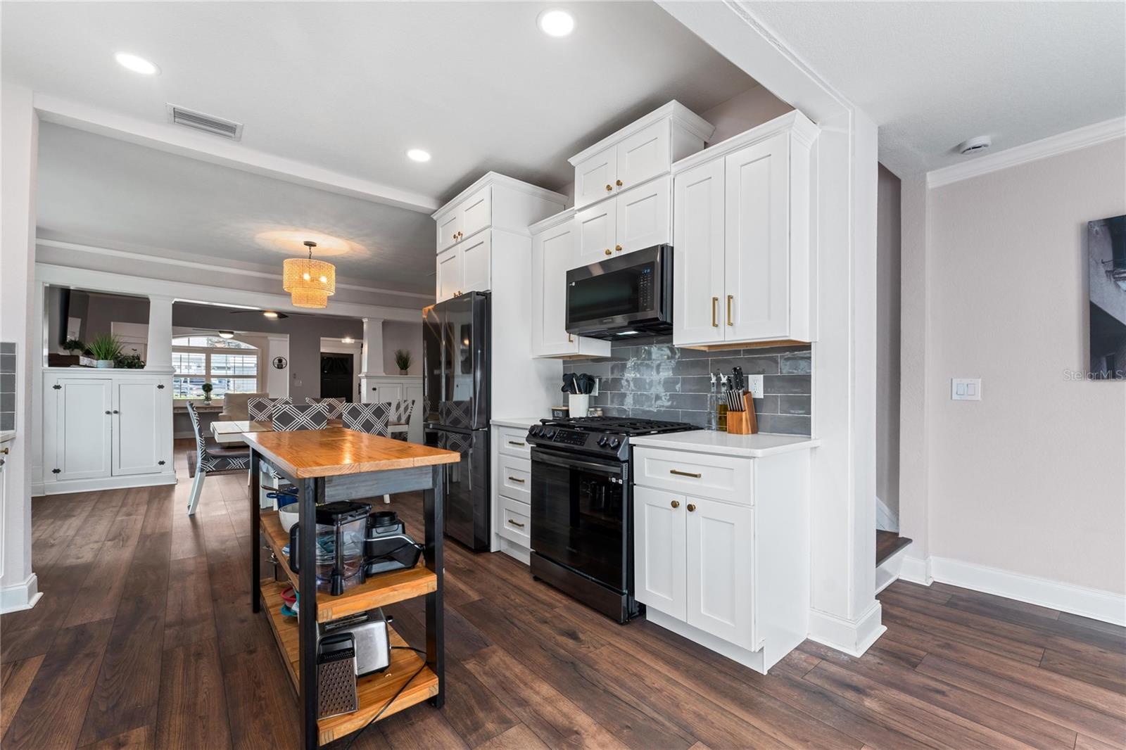 Image 17 of 61 For 1625 Eola Drive