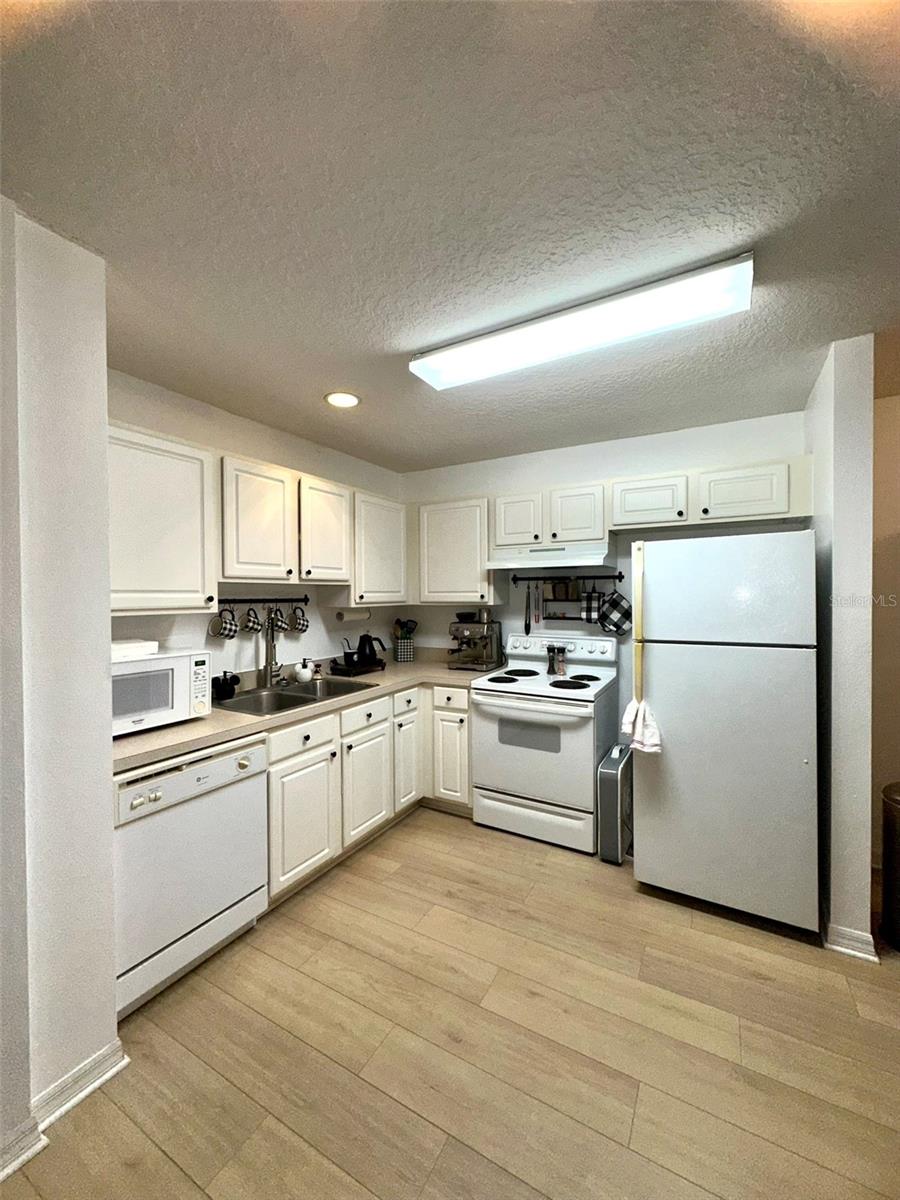Image 36 of 62 For 1101 Rush Court