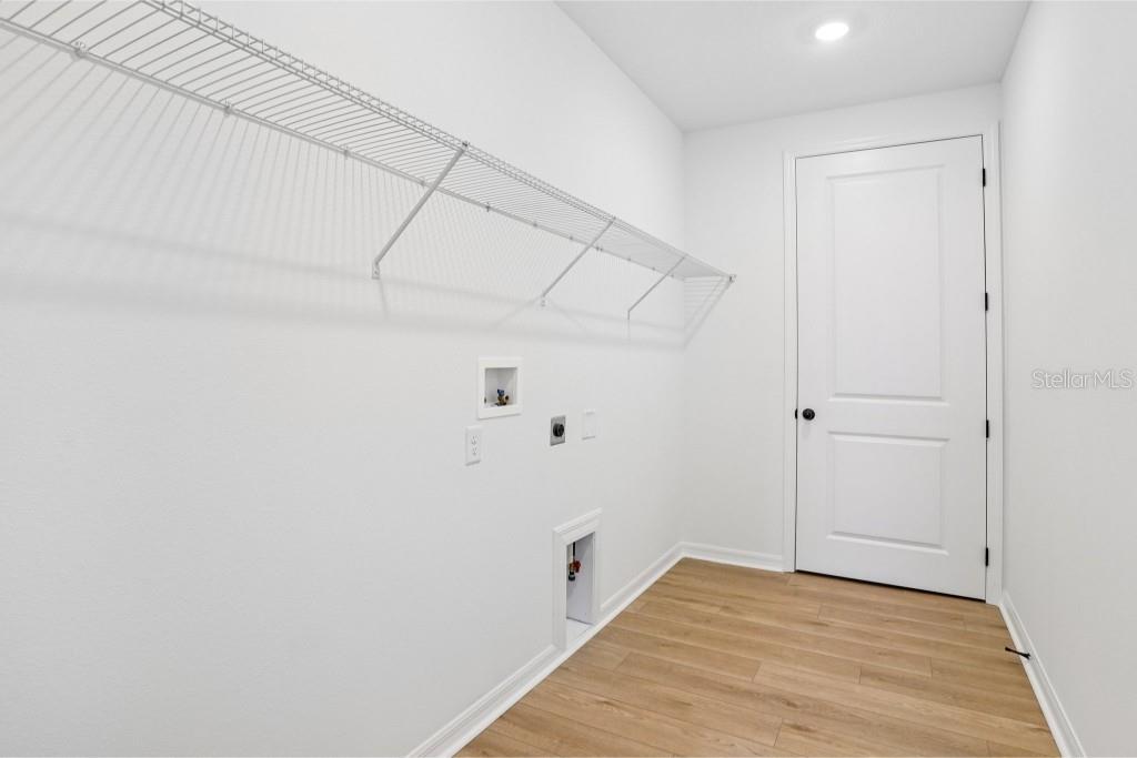 Image 31 of 38 For 707 Junonia Blvd