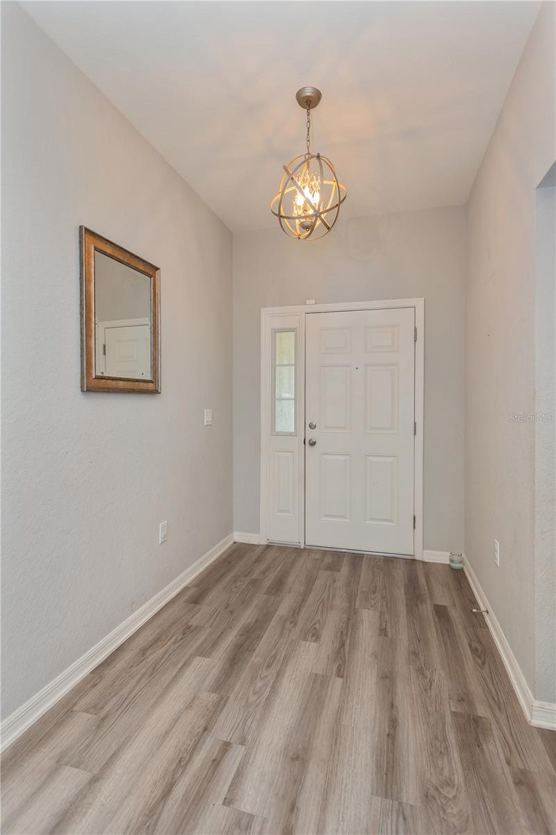 Image 4 of 23 For 871 Orleans Drive