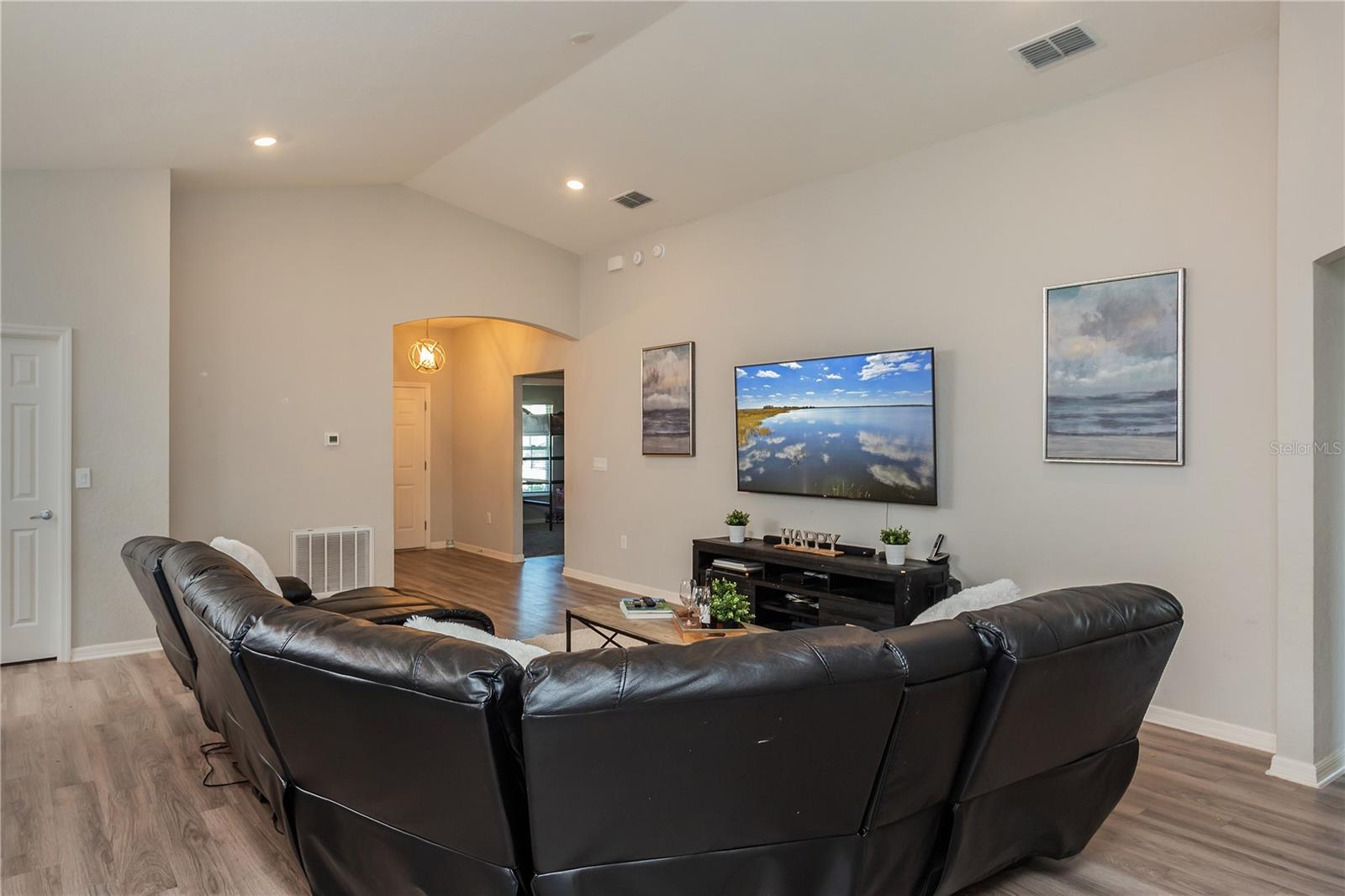 Image 6 of 23 For 871 Orleans Drive