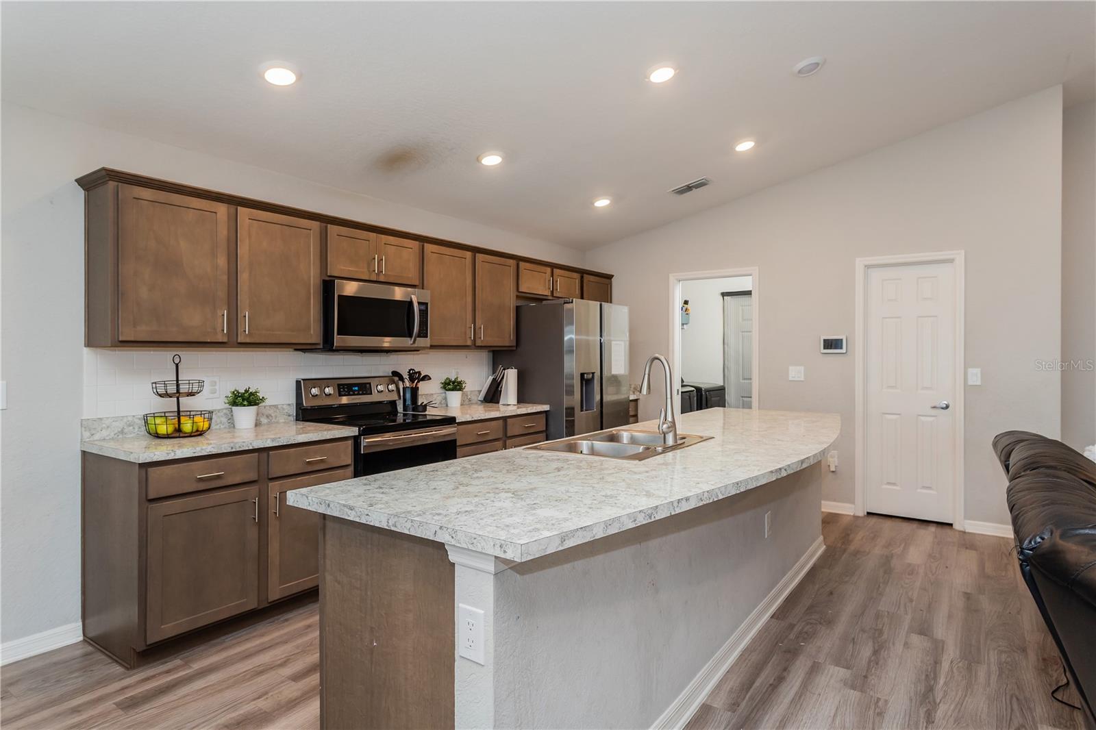 Image 8 of 23 For 871 Orleans Drive