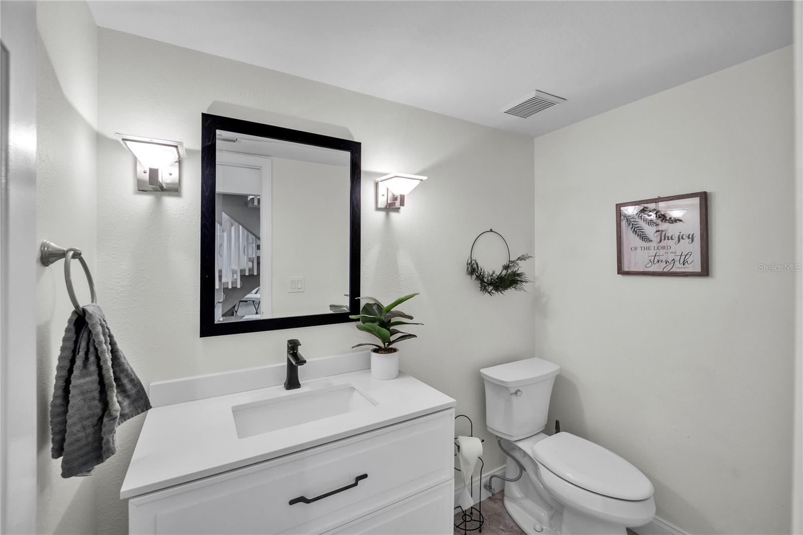 Image 44 of 49 For 1672 Watermark Circle Ne