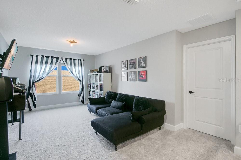 Image 9 of 41 For 10249 Spring Lake Drive