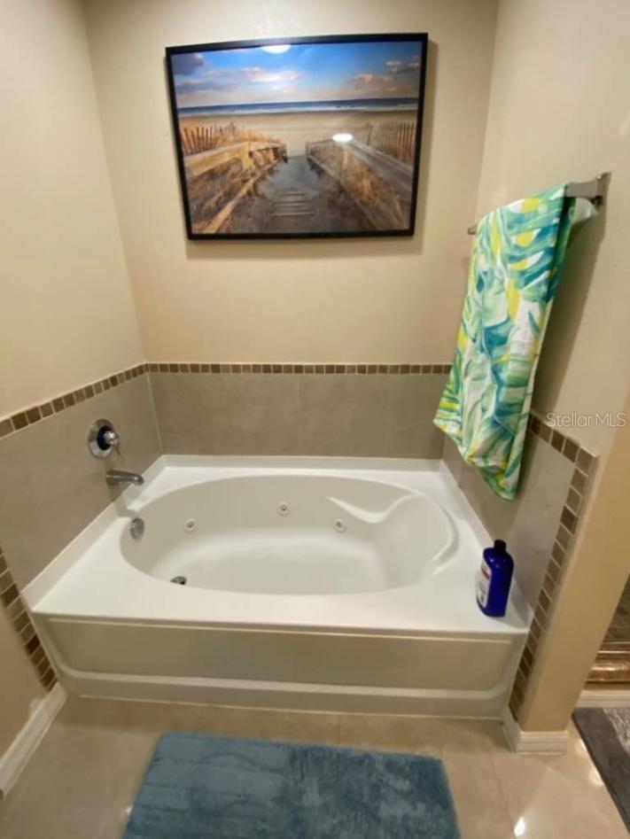 Image 9 of 15 For 7395 Universal Boulevard 704