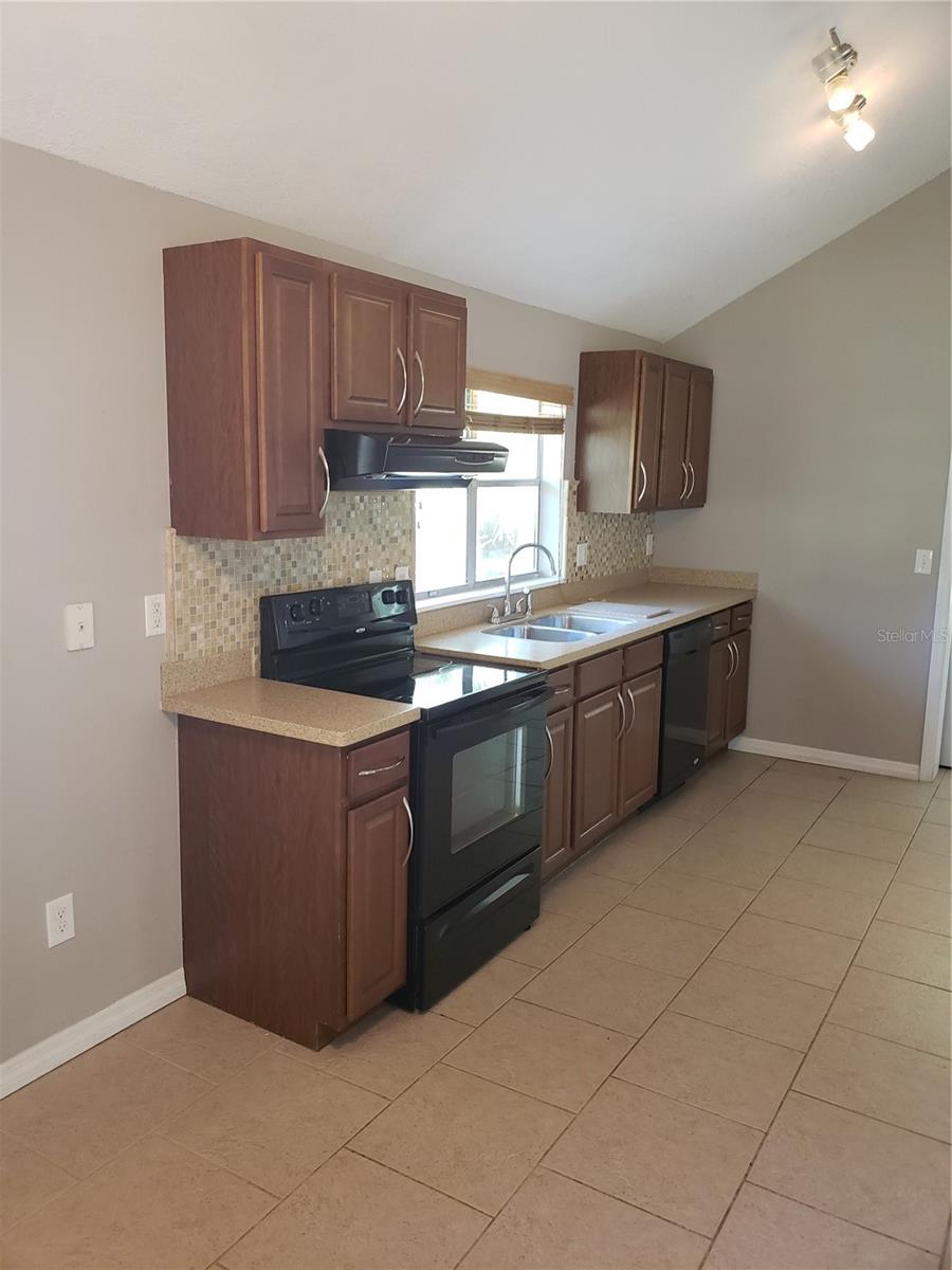 Image 8 of 15 For 134 Grand Bend Avenue