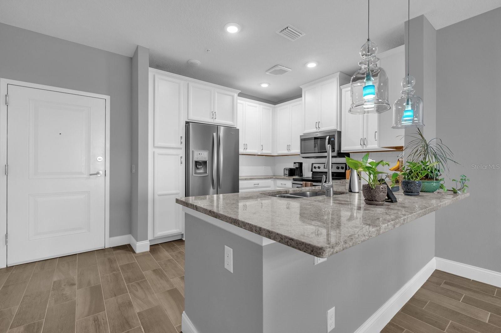 Image 7 of 22 For 7573 Laureate Boulevard 1-404