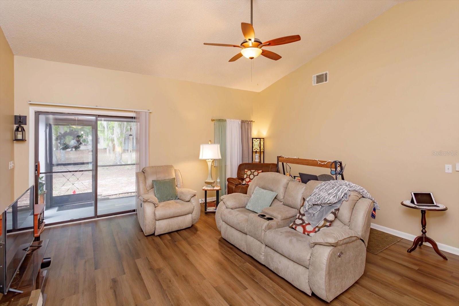 Image 3 of 23 For 718 Wildwood Drive