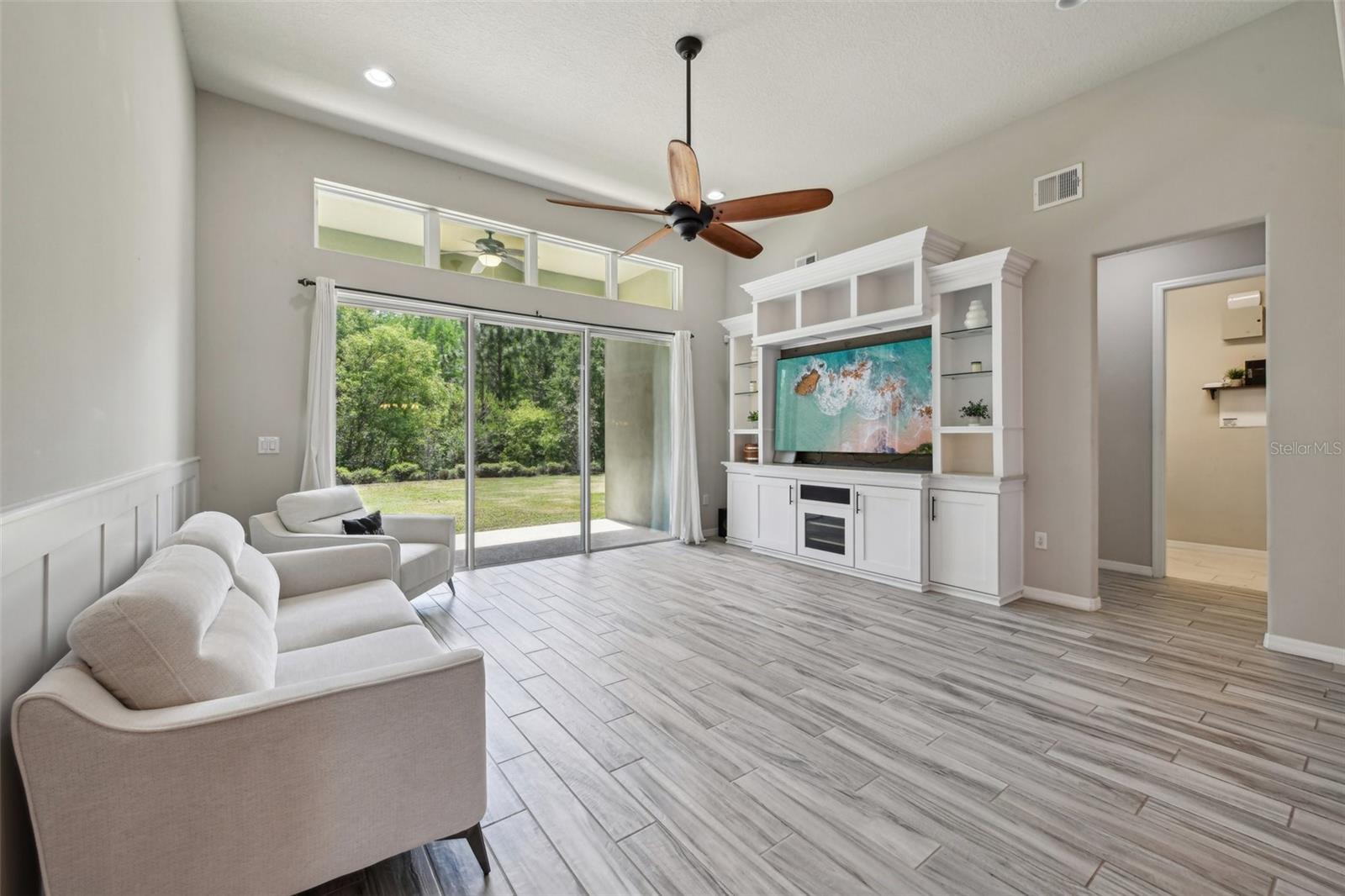 Image 7 of 71 For 8420 Corkfield Avenue