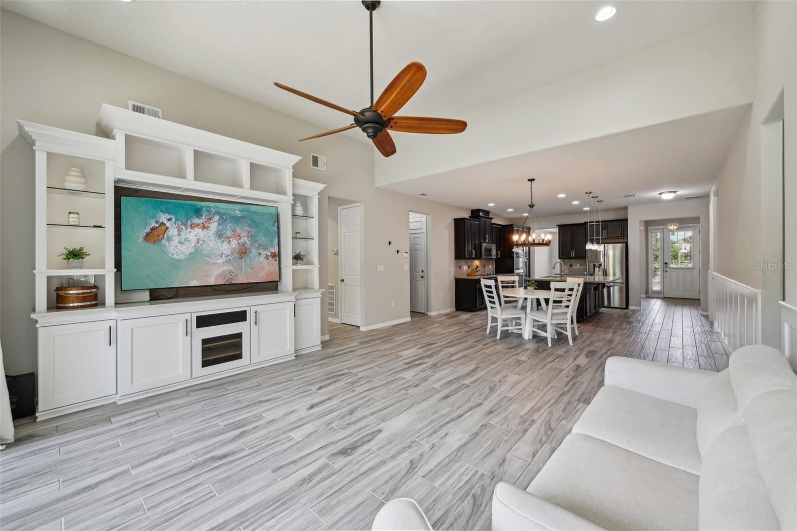 Image 8 of 71 For 8420 Corkfield Avenue