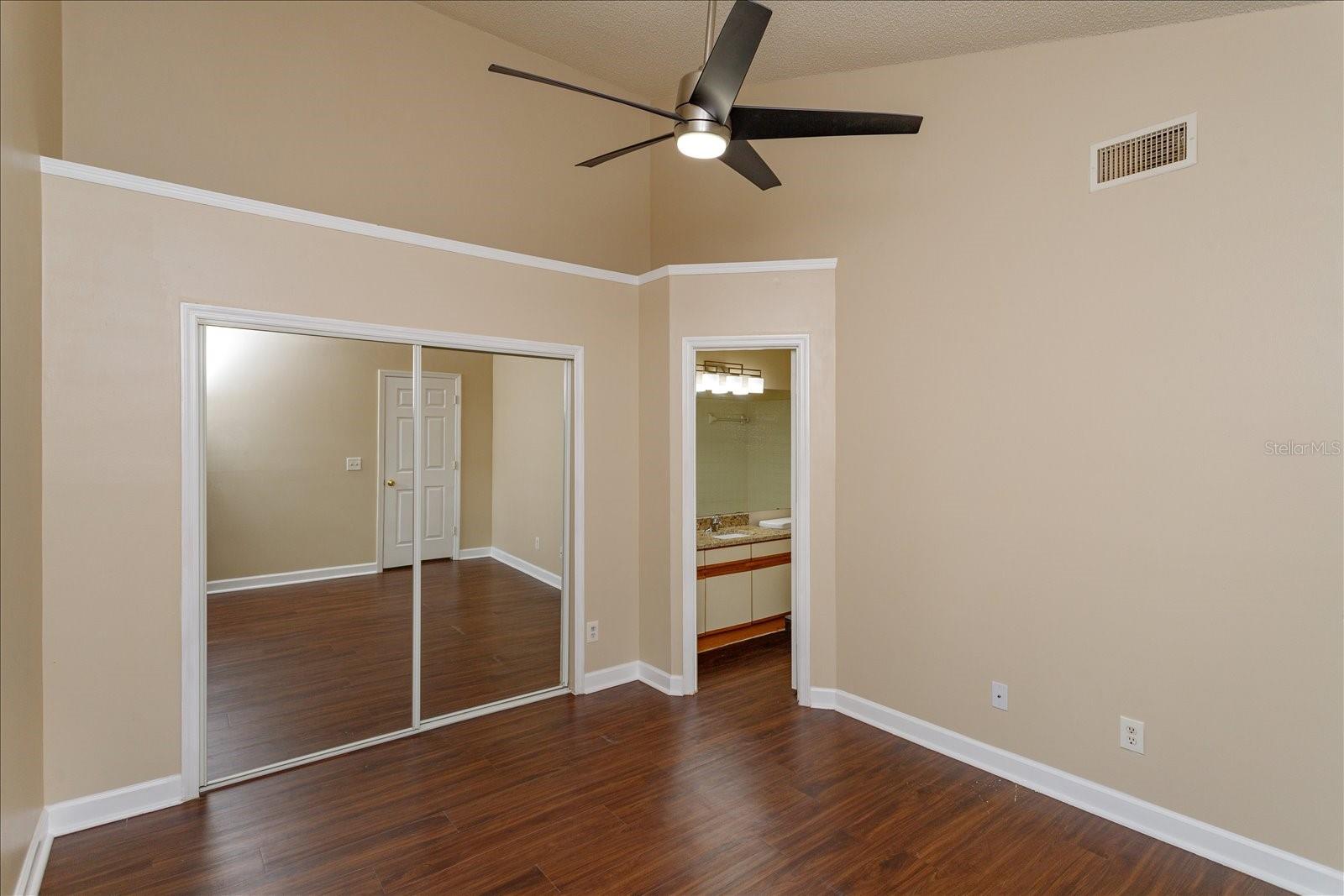 Image 12 of 20 For 620 Glenwood Court 92