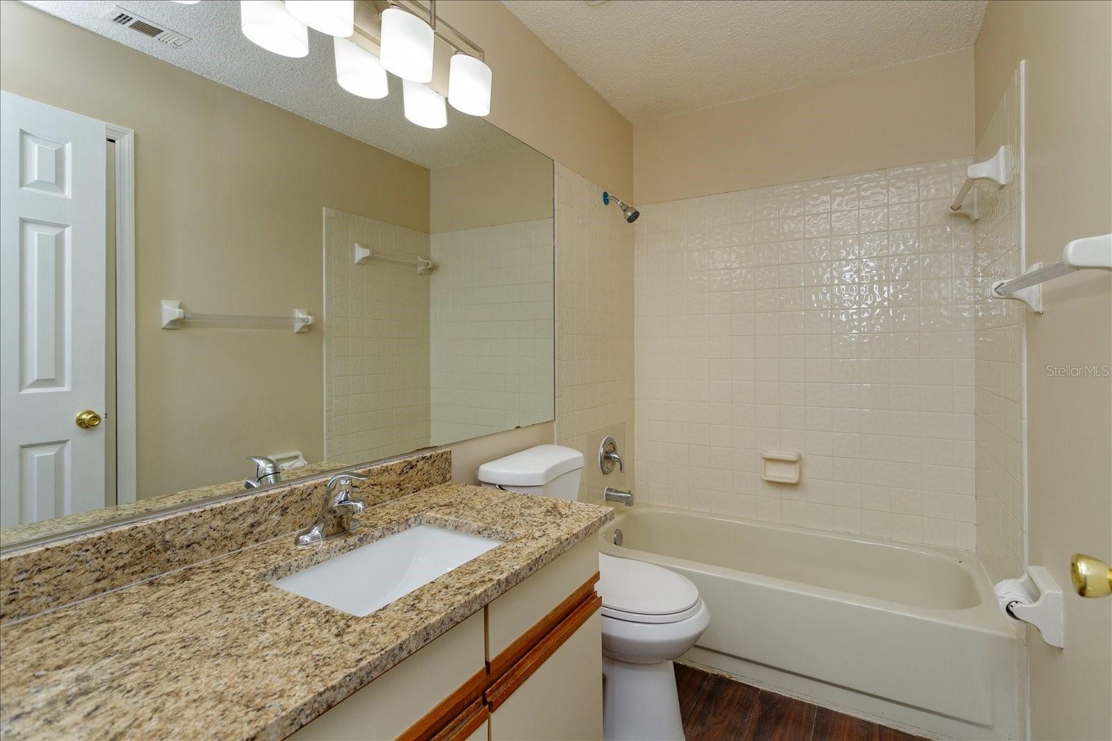 Image 15 of 20 For 620 Glenwood Court 92