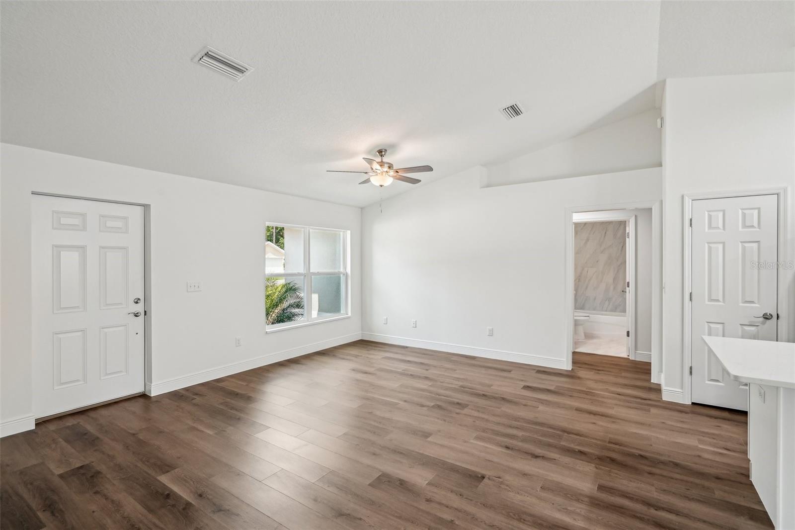 Image 5 of 23 For 13881 80th Avenue