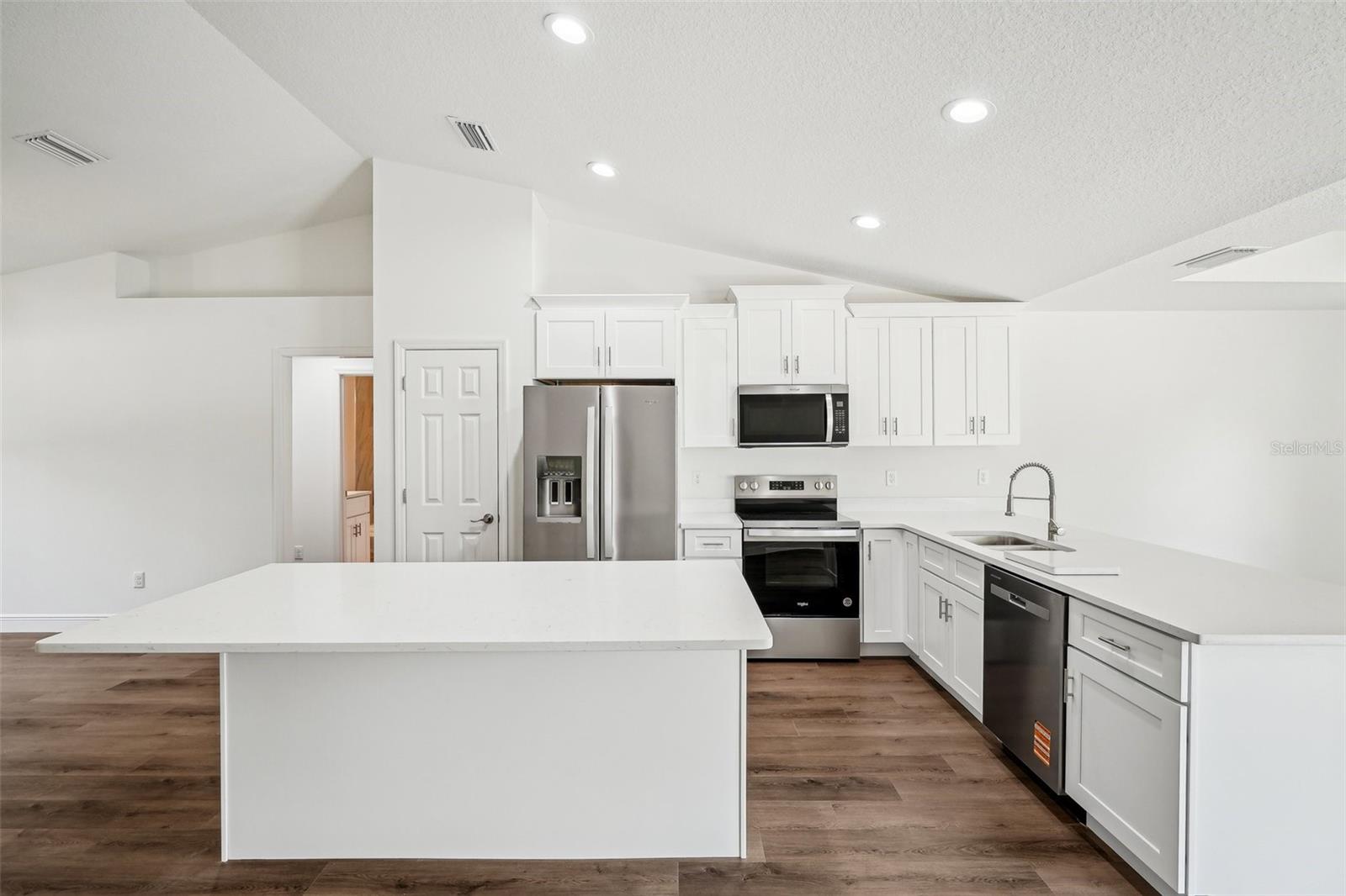 Image 7 of 23 For 13881 80th Avenue