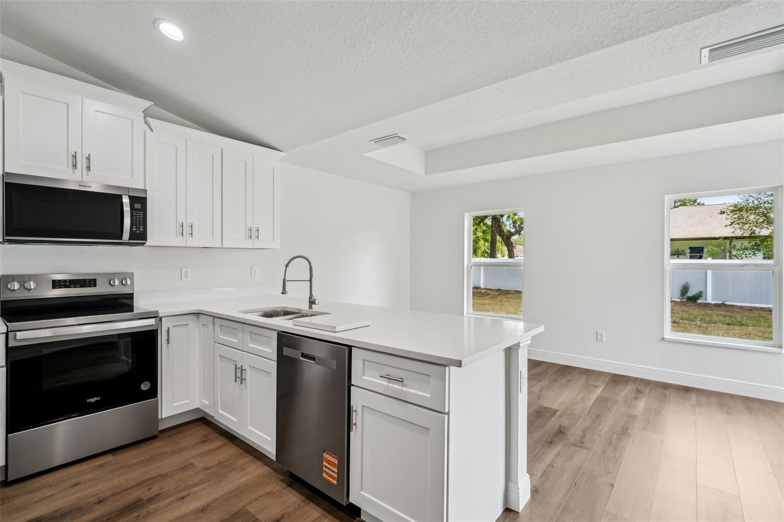 Image 8 of 23 For 13881 80th Avenue