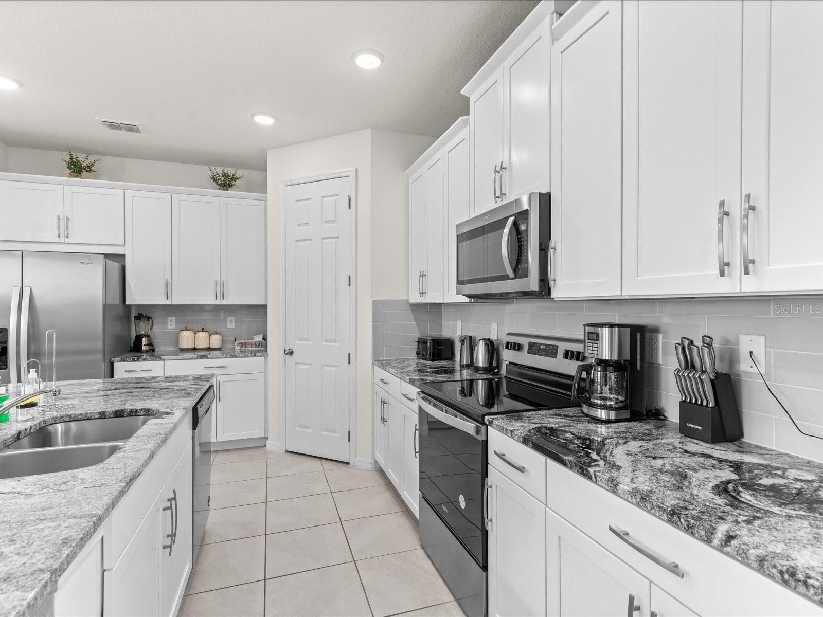 Image 10 of 56 For 8943 Coconut Breeze Drive