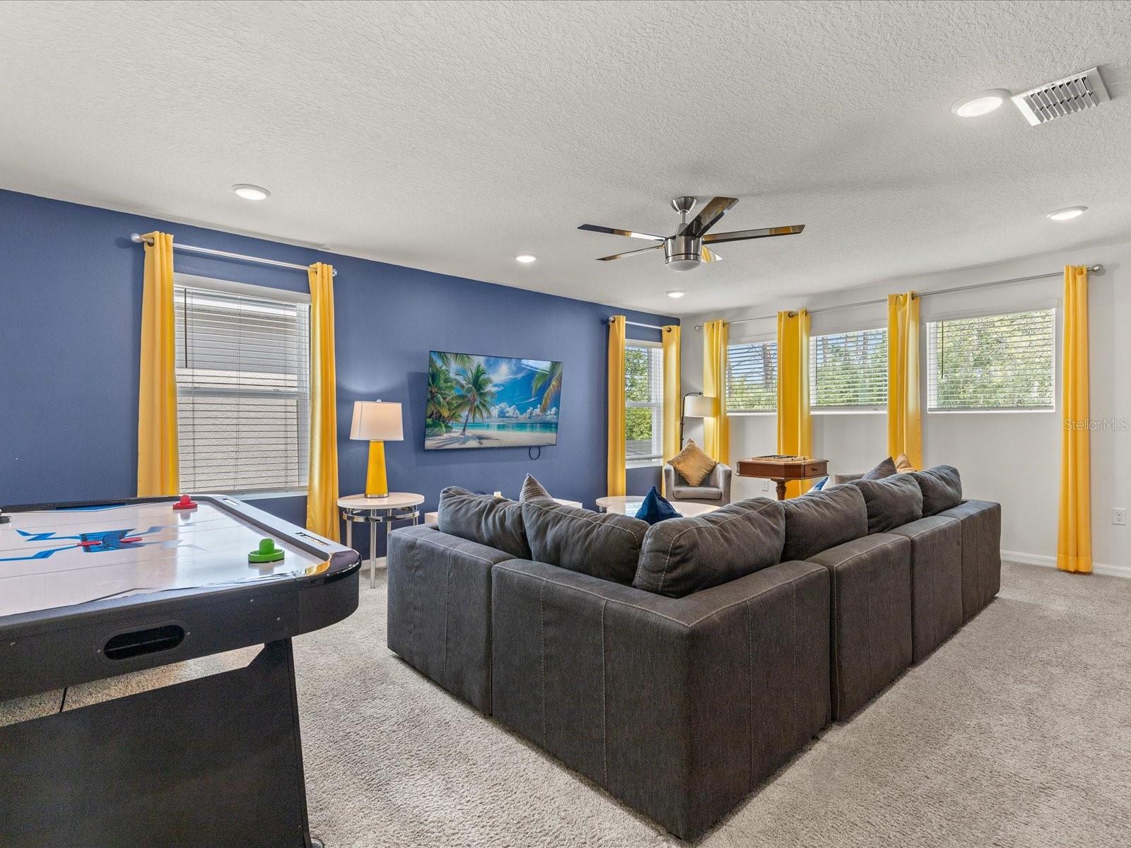 Image 17 of 56 For 8943 Coconut Breeze Drive