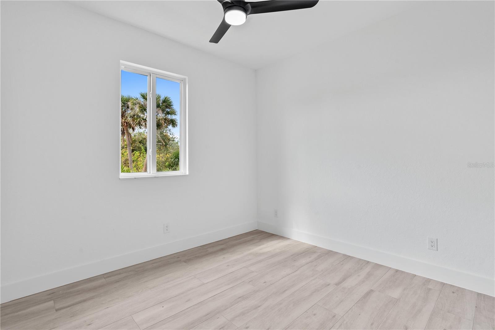 Image 41 of 49 For 13438 Mcintosh Avenue