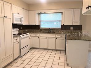 Image 7 of 15 For 461 Riverview Avenue