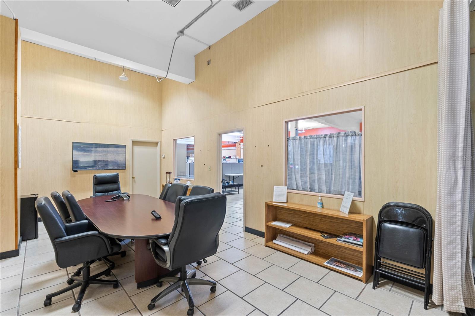 Image 11 of 41 For 162 Plant Street