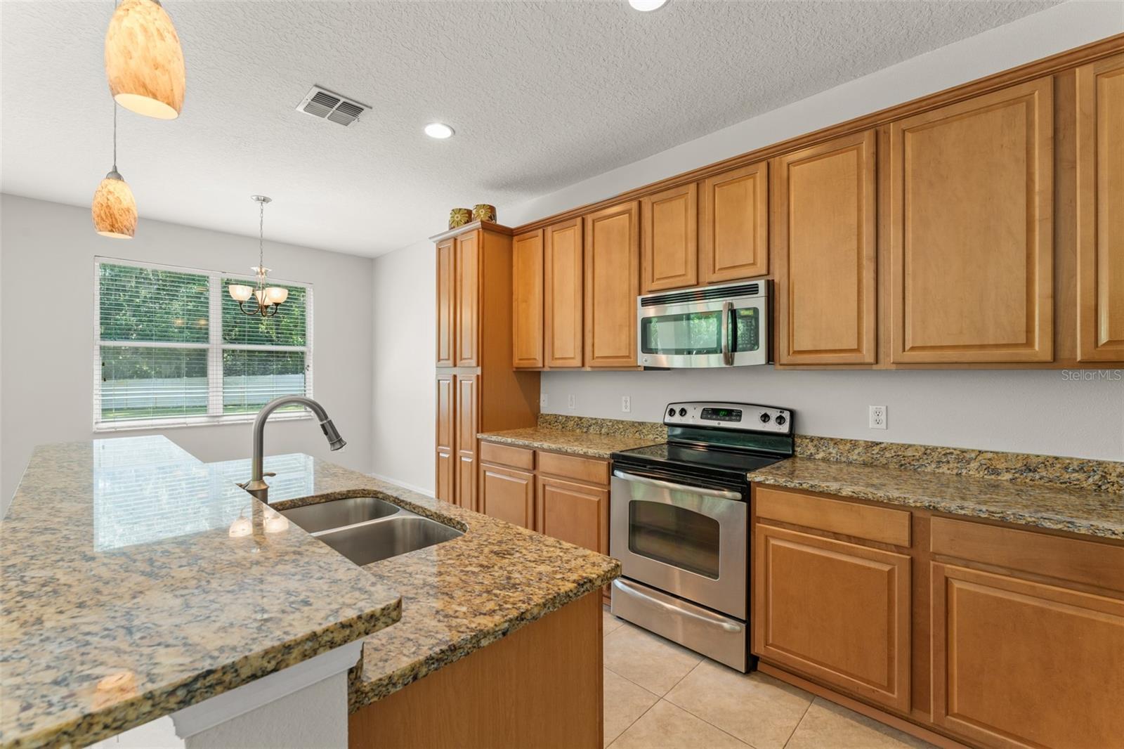 Image 15 of 39 For 2827 Park Meadow Dr